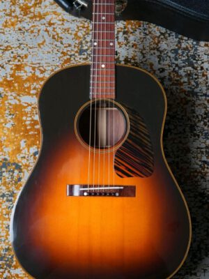 Gibson J-45 M Legend