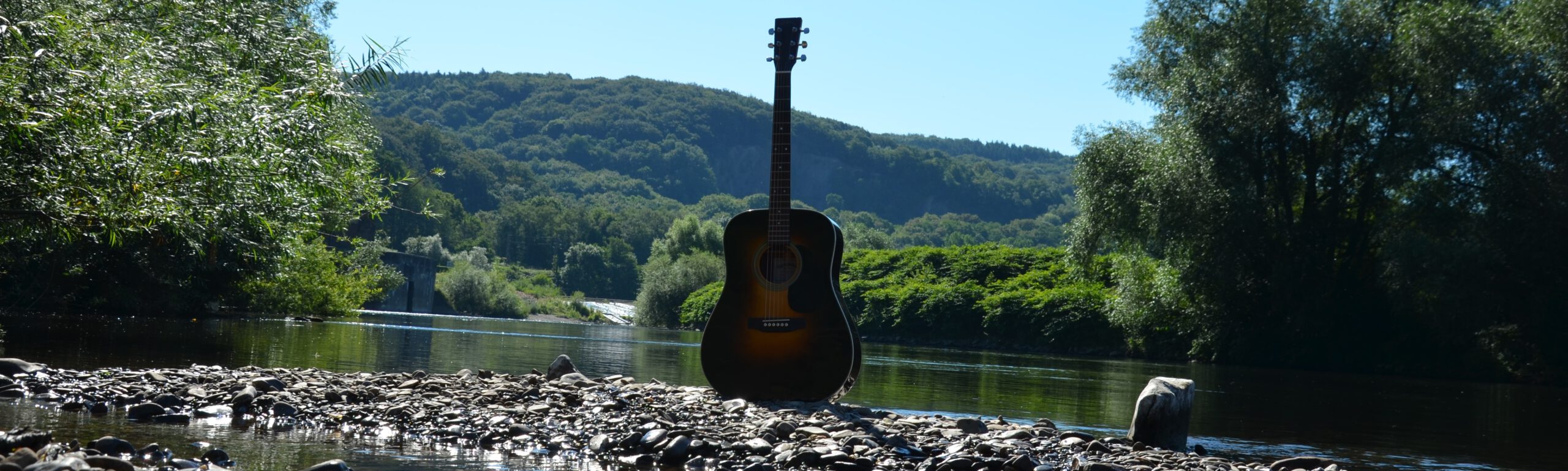 Über Ruhr Guitars